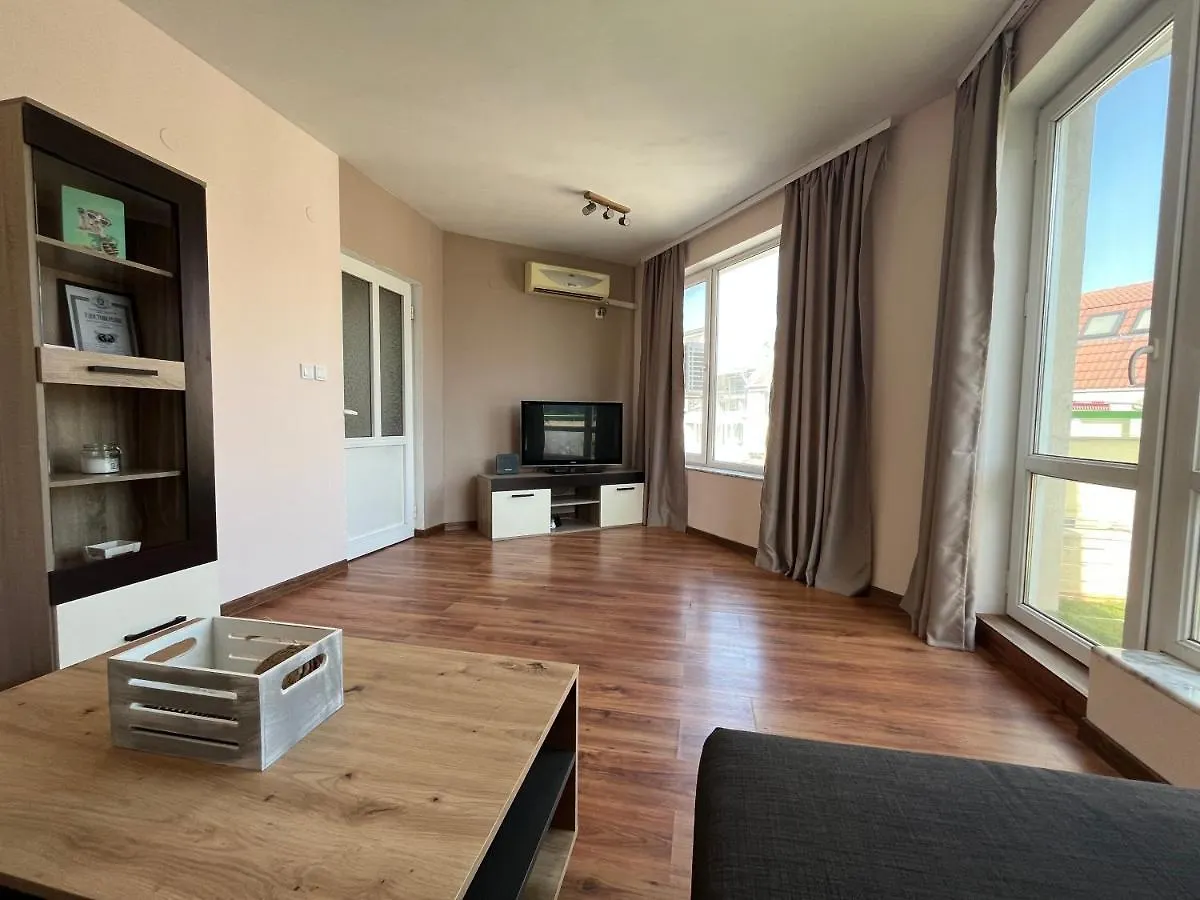 Apartment Happy Holiday 2 Burgas City 0*,  Bulharsko